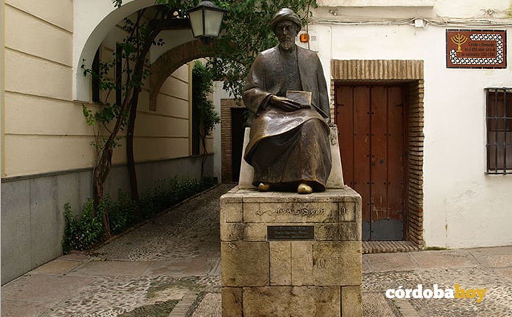 Estatua de Maimónides en Córdoba