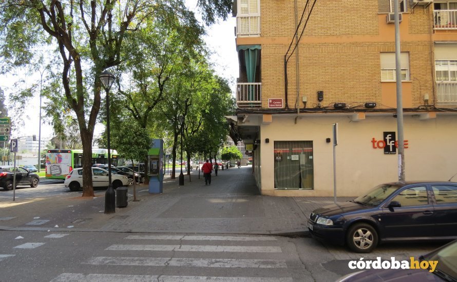 Bares y restaurantes cerrados en la Avenida de Barcelona, que normalmente estaría repleta de gente