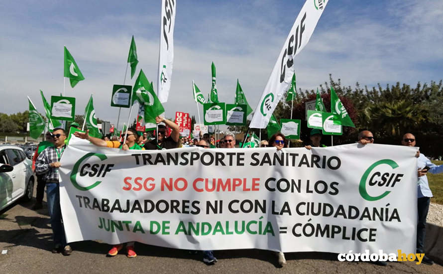 Protesta de trabajadores de los servicios de ambulancias, en una imagen de archivo