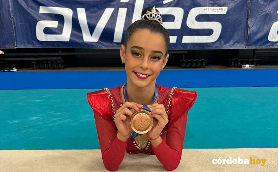 Sara Aguayo de la Cuesta, cn su medalla de bronce en Avilés