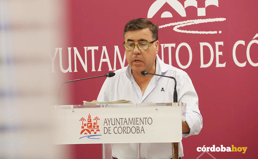 El delegado de Infraestructuras, Miguel Ruiz Madruga