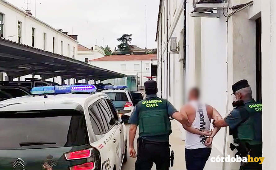 Uno de los detenidos por la Guardia Civil FOTO GUARDIA CIVIL DE CÓRDOBA