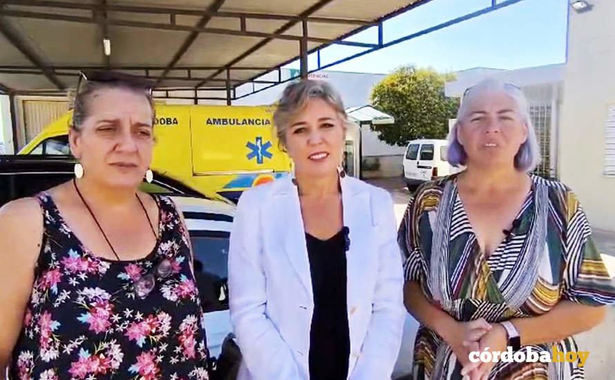 Ana Romero (centro), en Almodóvar del Río FOTO PSOE