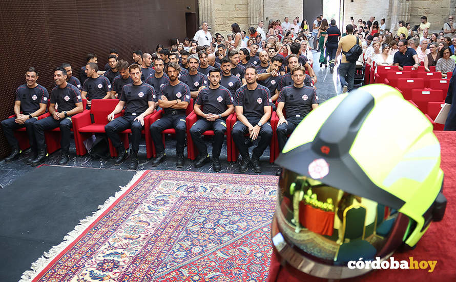 Toma de posesión de 38 nuevos bomberos en el SEIS FOTO RAFA MELLADO SENIOR