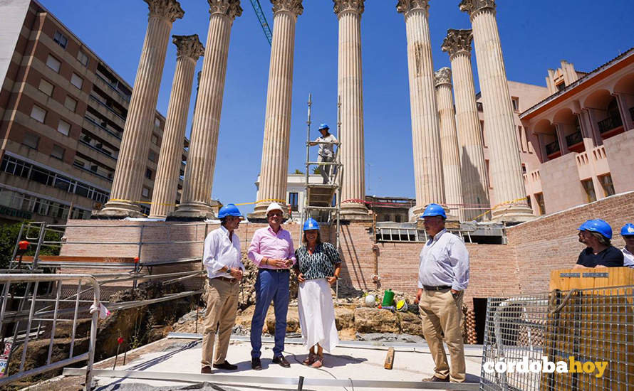 Visita a las obras para hacer visitable el Templo Romano FOTO RAFA MELLADO SENIOR