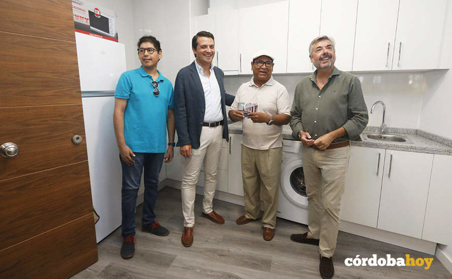 Entrega de llaves de las viviendas en la antigua Escuela Infantil Félix Ortega FOTO AYUNTAMIENTO DE CÓRDOBA