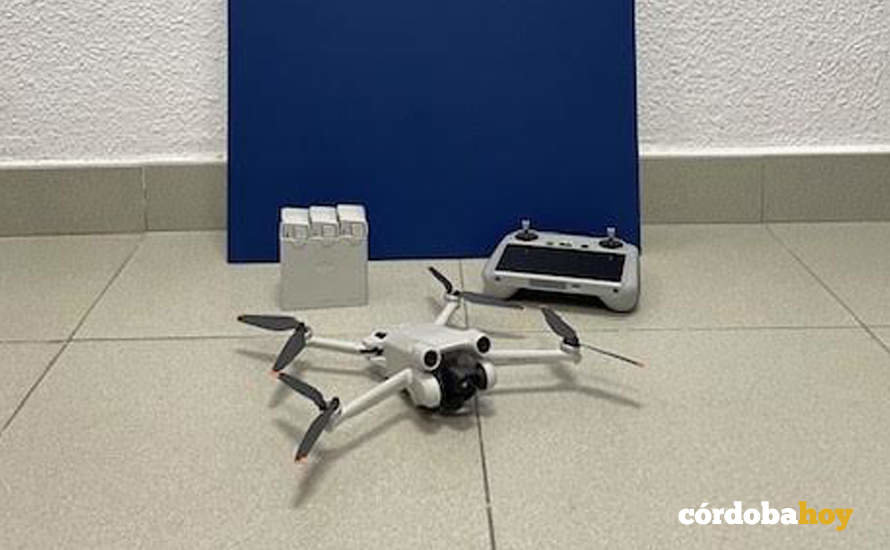 El dron interceptado por la Policía en las inmediaciones de la Mezquita-Catedral FOTO POLICÍA NACIONAL