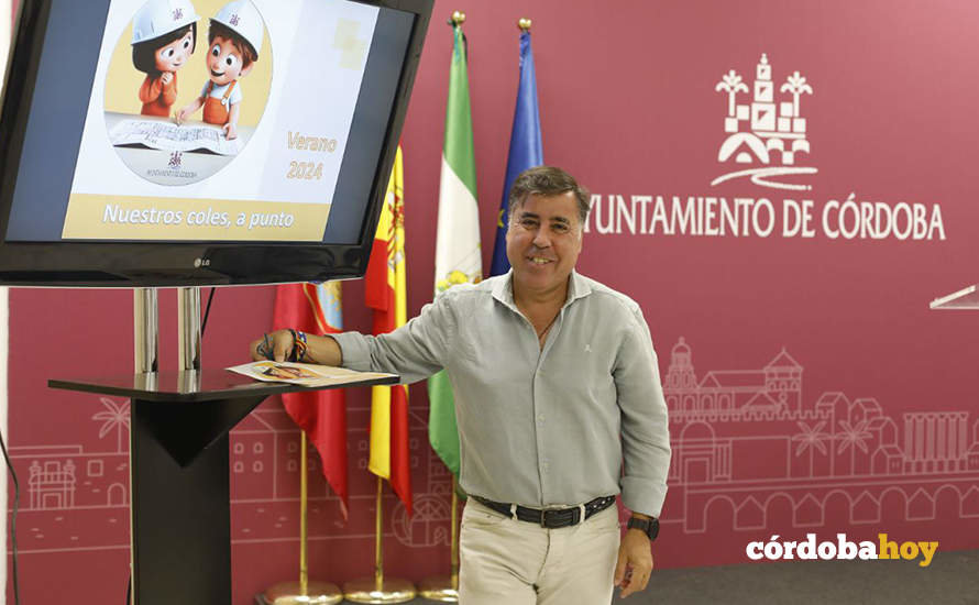 Miguel Ruiz Madruga, en el balance de incidencias en centros escolares durante el verano FOTO AYUNTAMIENTO DE CÓRDOBA