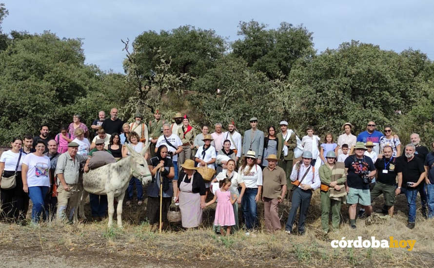 Parte del equipo que recrea la huida de Cerro Muriano en la Guerra Civil FOTO ENFOCO