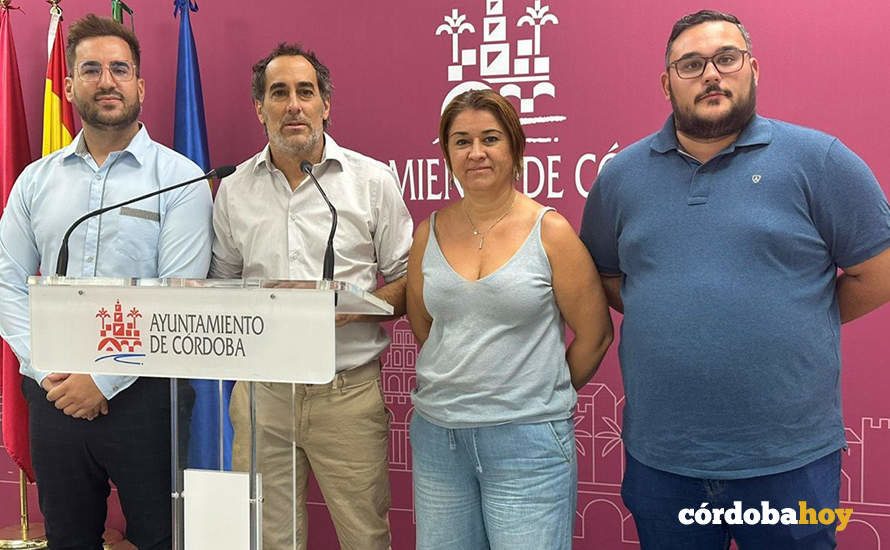 El Grupo Municipal de Hacemos Córdoba al completo FOTO HACEMOS CÓRDOBA