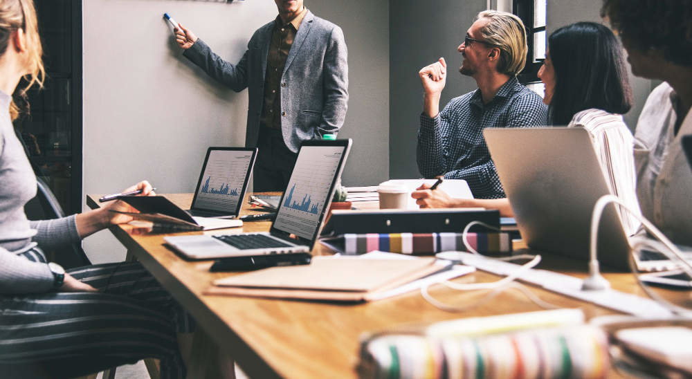  ¿Por qué deberías contratar una gestoría si eres autónomo o tienes una pequeña empresa? 