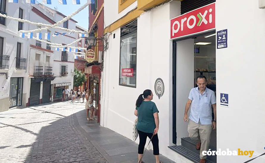 Exterior del Proxi en la calle Rodríguez Marín de Córdoba FOTO GRUPO PIEDRA